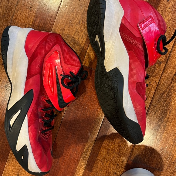 Nike Lebron red leather basketball sneakers. Size 7Y. Fits like women’s size 7. - Picture 5 of 6